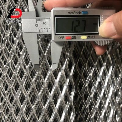 Customized Size 304 201 310 316 Metal Expanded Metal Mesh Aluminum Stainless Steel Wire Mesh Expanded Mesh Metal for Wall Facade